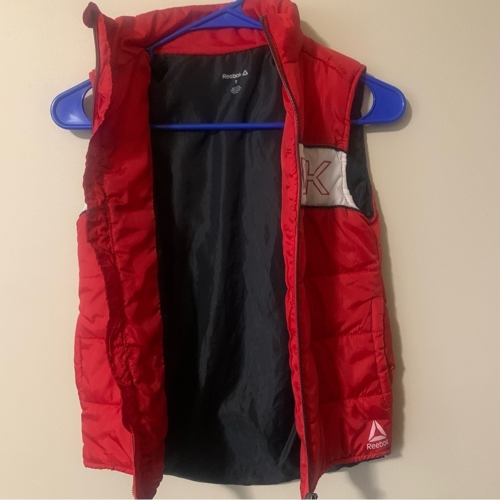 Kids size‎ 7 Reebok zip up puffer vest - Picture 2 of 4